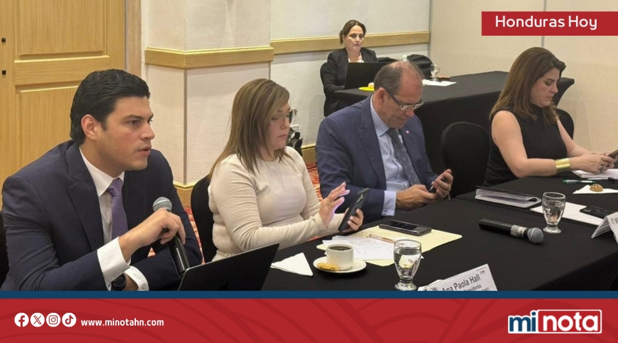 «Fraude biométrico y código ilegal»: Ochoa denuncia alteración del sistema electoral ante el G16+